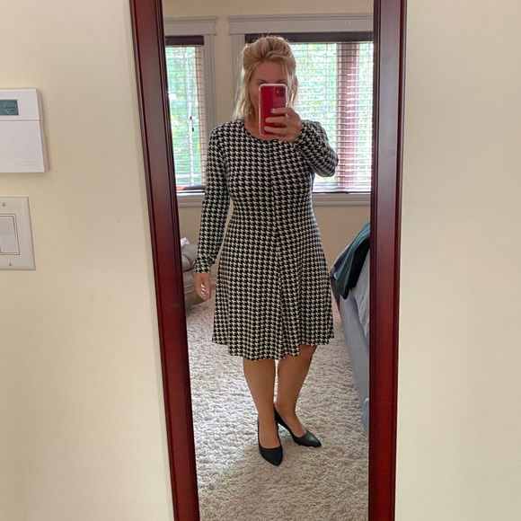 Hudson long sleeve black & beige dress - Picture 2 of 5